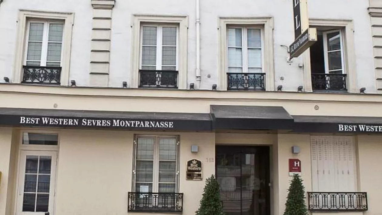 Turiști români EVACUAȚI la Paris: Hotelul în care se aflau a luat FOC. BILANȚUL VICTIMELOR