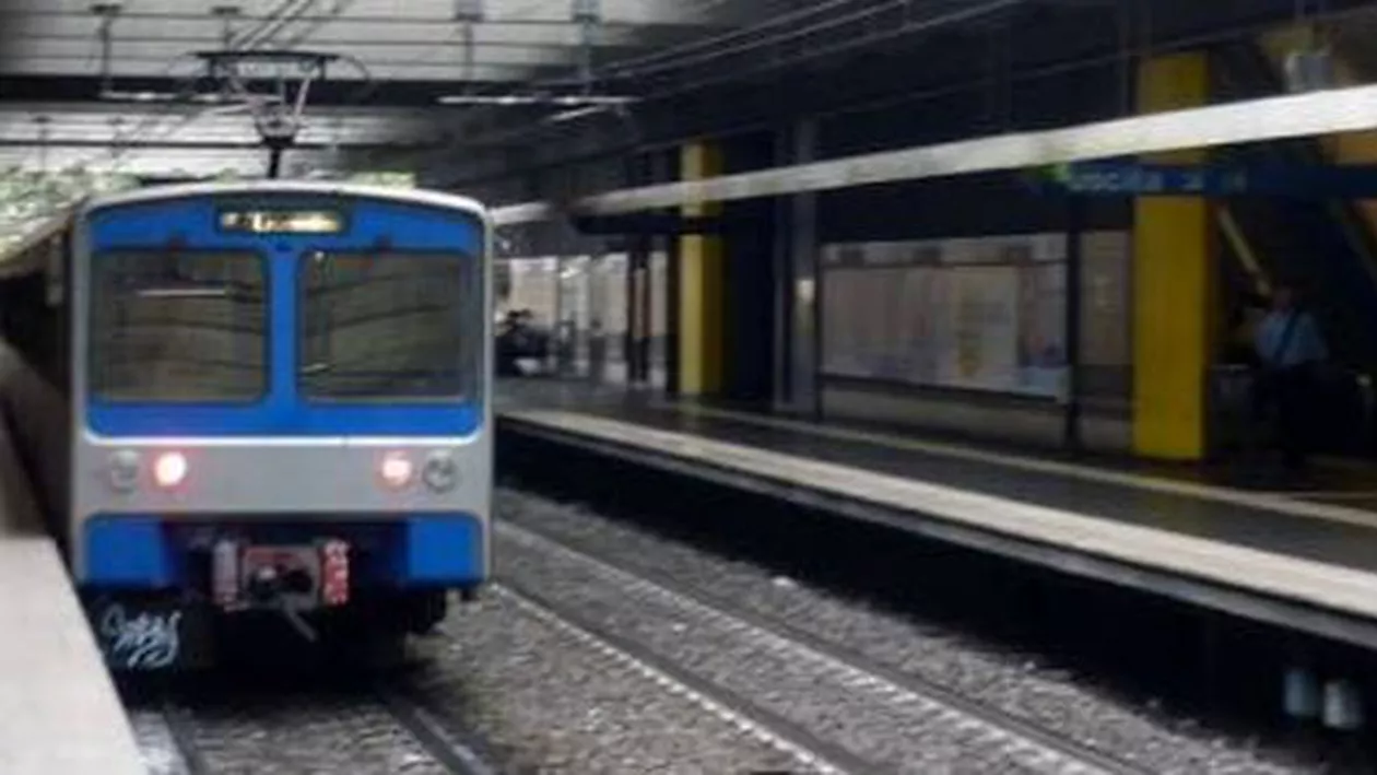 HAOS la metroul din Roma provocat de doi români: Circulaţia trenurilor, OPRITĂ!