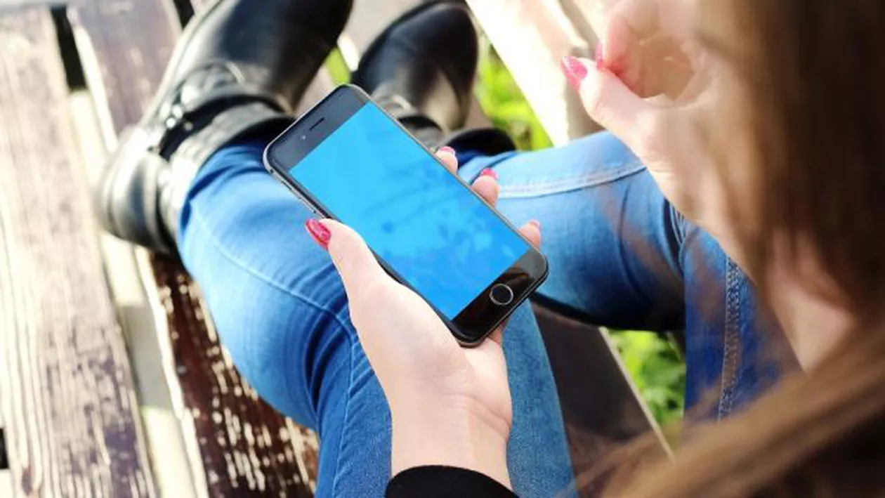 STATISTICĂ NEVEROSIMILĂ: Tinerii din România, pe ultimul loc din UE la utilizarea zilnică a internetului