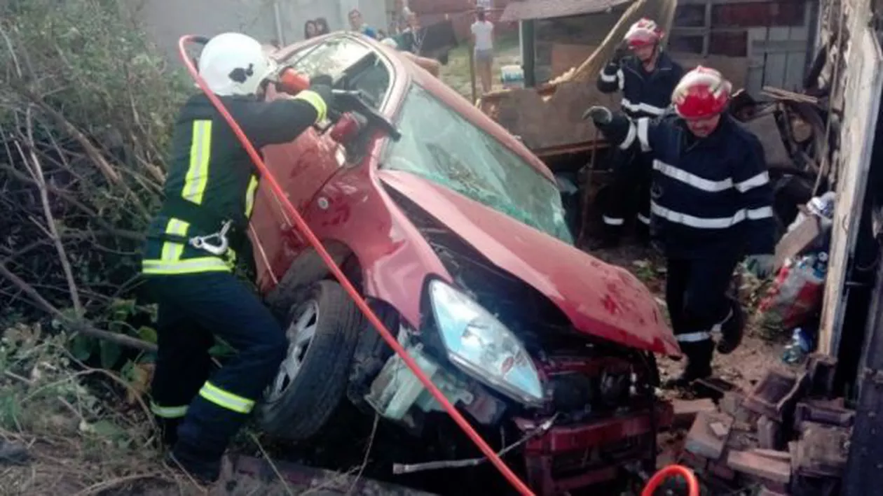 Accident cumplit pe şoseaua care leagă Hunedoara de Deva: Bilanţul victimelor