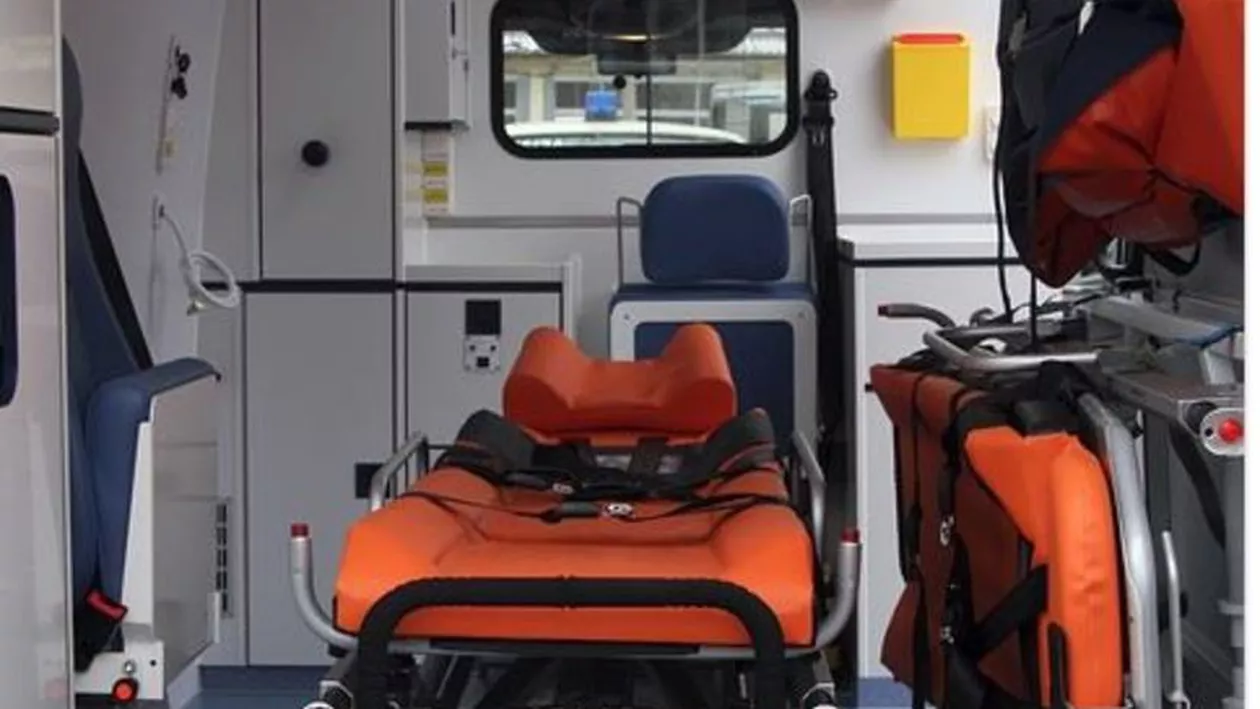 A așteptat SALVAREA peste 60 DE ORE! Întârzieri-record ale ambulanțelor în Marea Britanie
