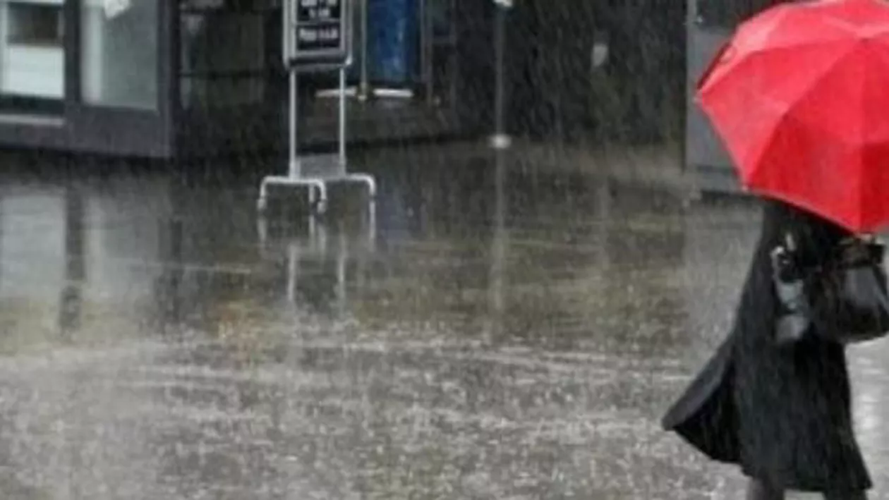 Alerta meteo: Noi furtuni violente se abat asupra României. Ce se întâmplă la mare e fără precedent! Zonele vizate...