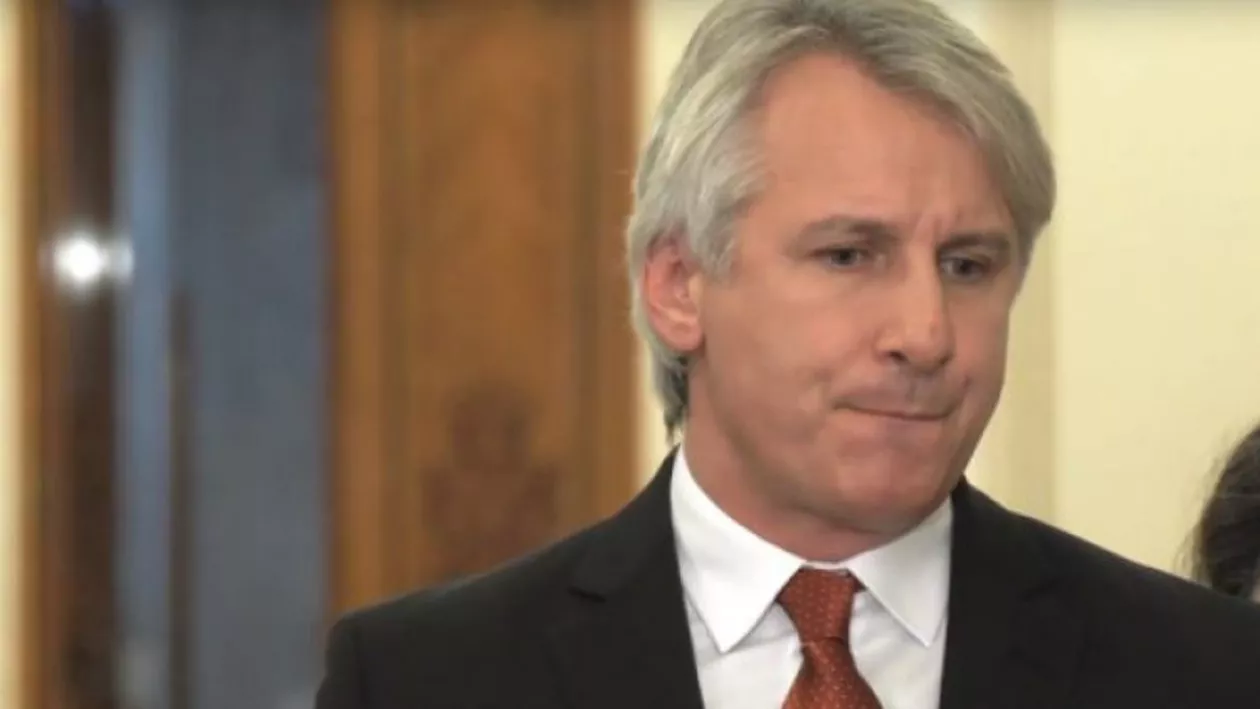 ”Discotecă” Teodorovici: Chiar dacă nu sunt bani de salarii şi pensii, nu spui asta public