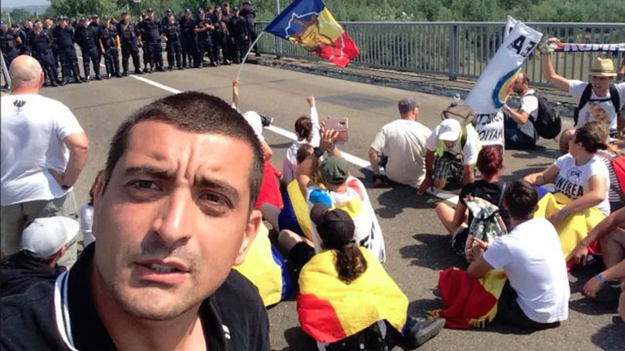 Contină scandalul din Vama Albiţa: Autorităţile interzic intrarea în Republica Moldova a participanţilor la Marşul Centenarului (VIDEO)