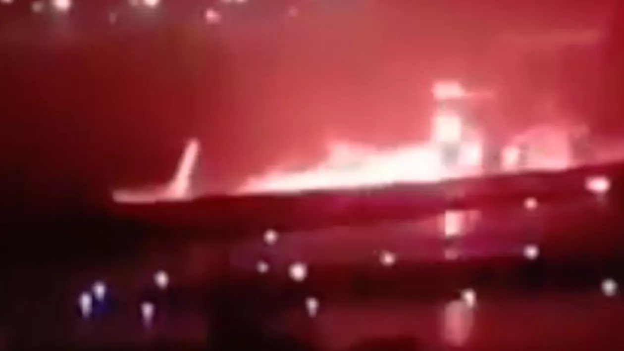 Accident aviatic! Un avion cu 170 de persoane la bord a luat foc. Bilanțul VICTIMELOR (VIDEO)