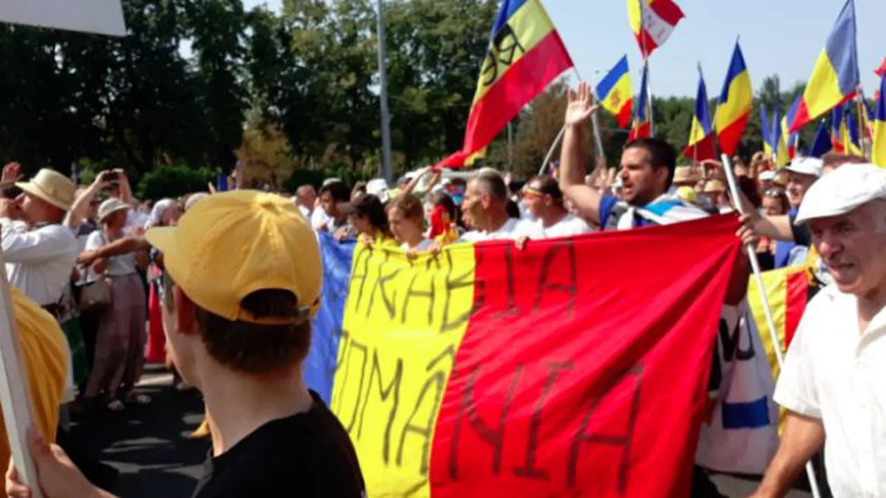 Marea Adunare Centenară de la Chişinău s-a transformat într-un protest: Trei autocare cu unionişti, blocate de autorităţi