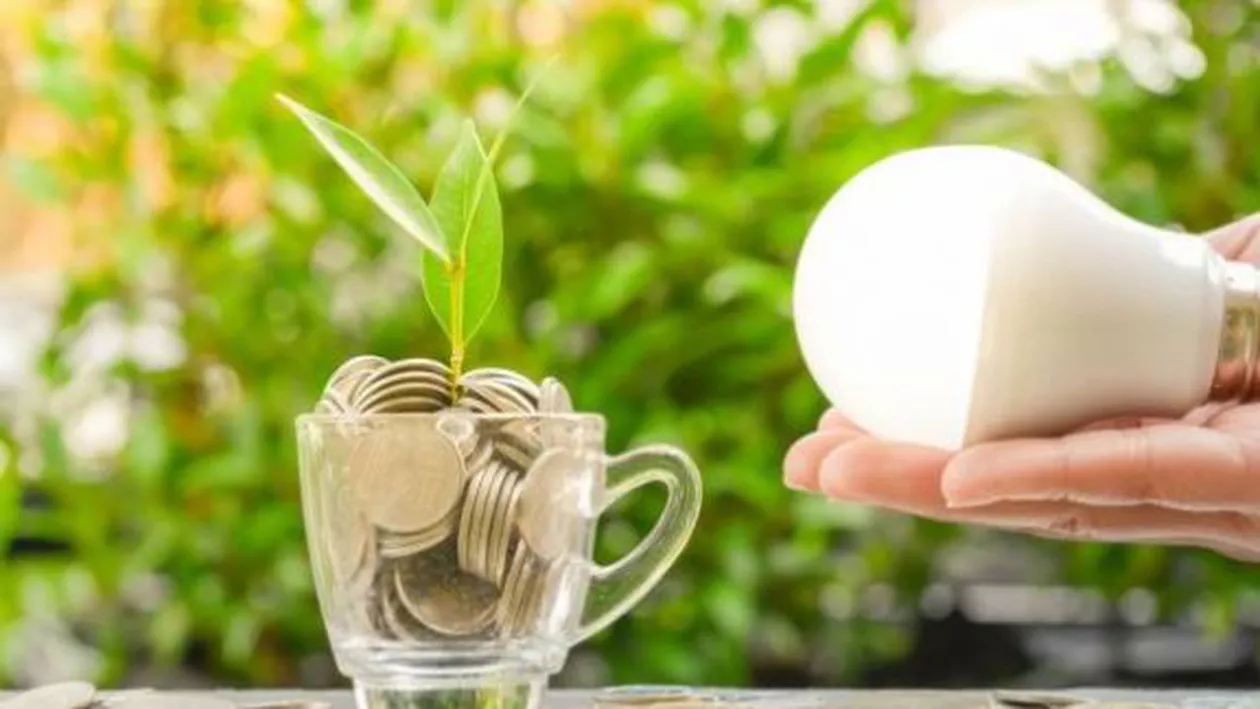 Lovitură pentru BUGETUL românilor: Becurile clasice, INTERZISE la vânzare din septembrie!