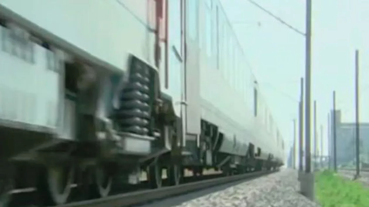 Clipe de groază pentru călători. Un tren fără frâne a trecut glonț prin gara din Bârlad (VIDEO)