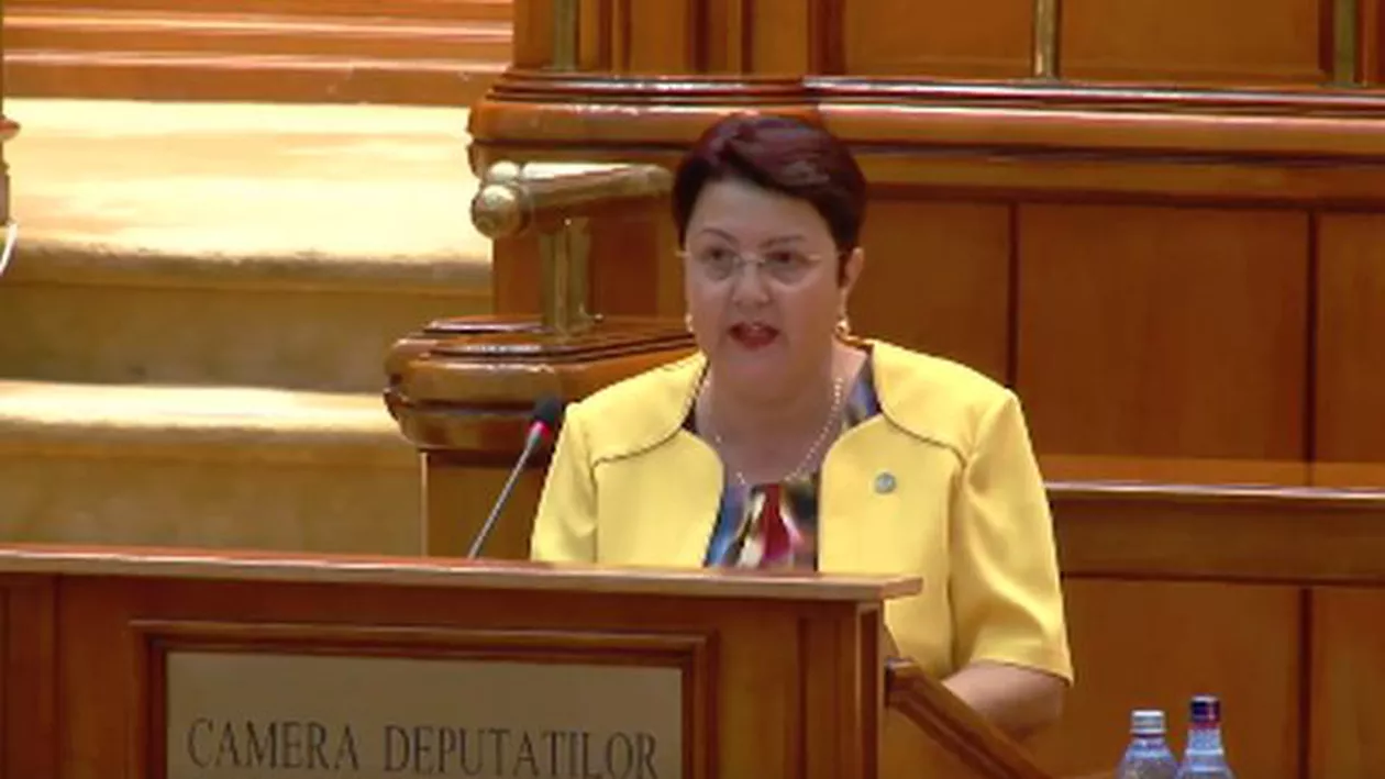 Un deputat jignește de la Tribuna Parlamentului milioane de români. Motivul? Sloganul scârbos cu care a fost atacat PSD (VIDEO)