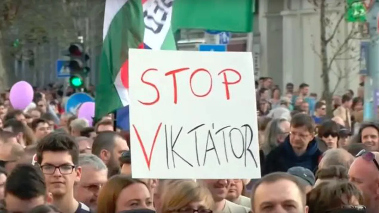 Protest împotriva lui Orban, după ce Parlamentul European a declanşat 'OPŢIUNEA NUCLEARĂ' împotriva Ungariei