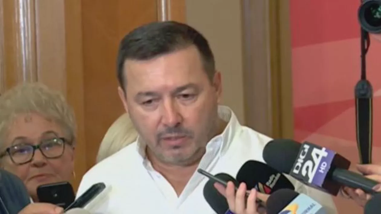 Scandal în PSD: Cătălin Rădulescu cere excluderea lui Robert Negoiţă şi promite fotografii compromiţătoare cu acesta (VIDEO)