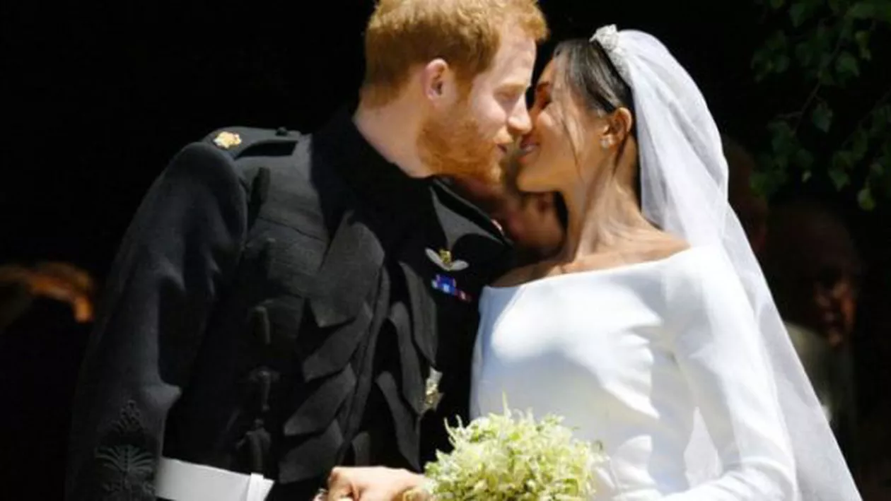 Replica inelului de logodnă al lui Meghan Markle, scoasă la VÂNZARE. Cum arată şi cât va costa (FOTO)