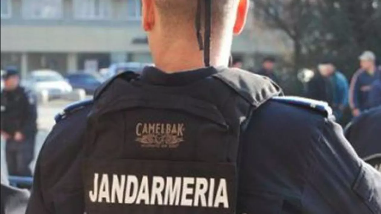 Iași: Un jandarm a fost sancționat pentru că a urecheat un copil