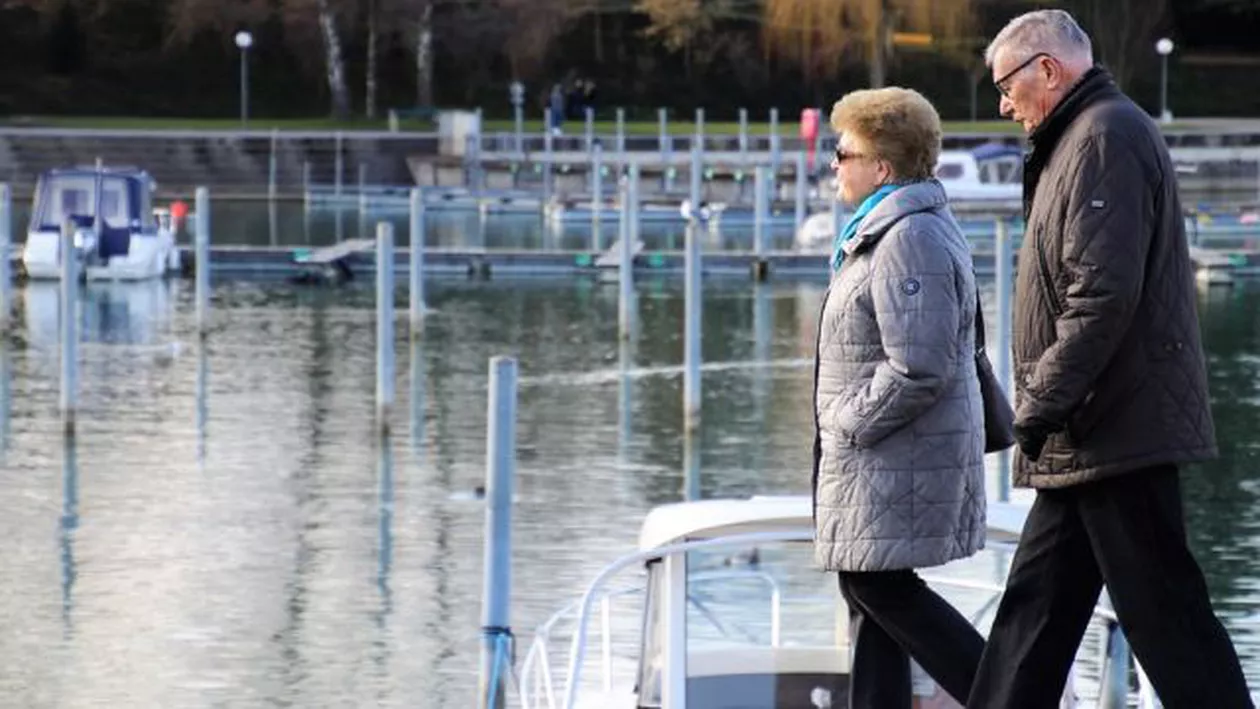 Vârsta de pensionare, schimbată OFICIAL: Românii pot afla doar de AICI când ies acum la pensie la termen sau anticipat...