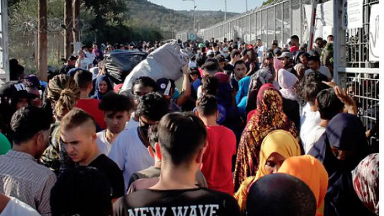 TEROARE pe o insulă din Grecia. Grupările islamiste au început să impună legea șaria (VIDEO)