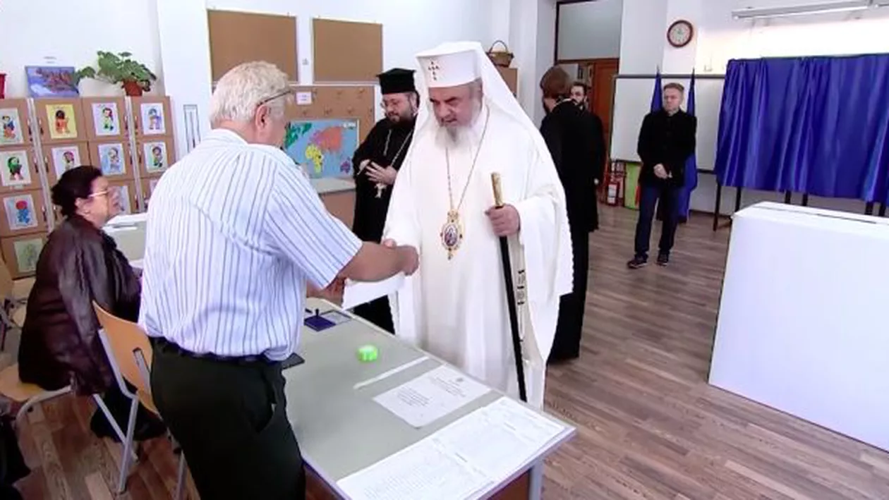 Patriarhul Daniel a votat la referendumul pentru familie: Participarea la vot este un drept, o onoare și o binecuvântare (VIDEO)