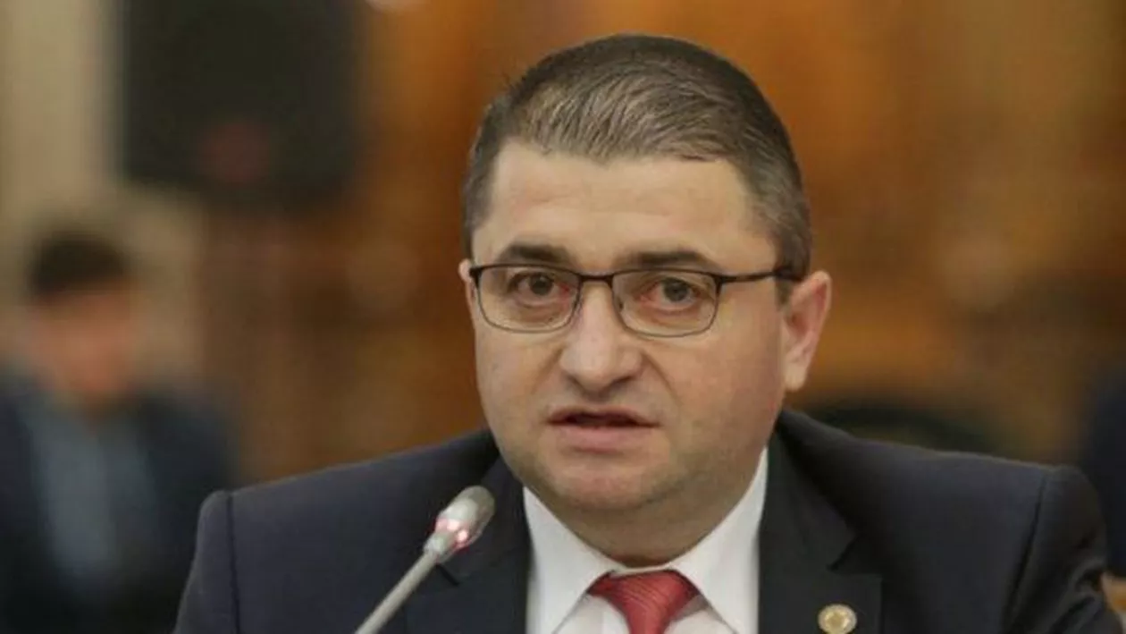 Reacţia ministrului Andruşcă, după ce Ţuţuianu l-a făcut prost: Aștept să mă lămuresc înainte de a-l da în judecată