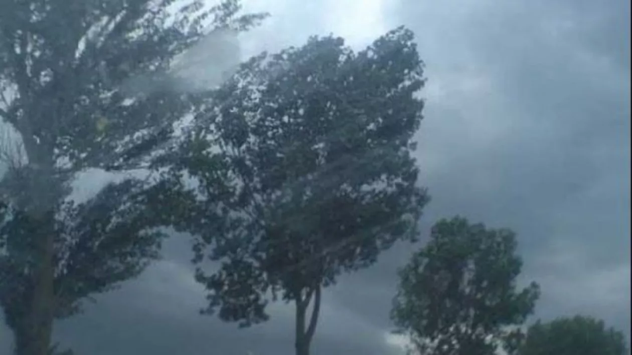 Atenționare de călătorie în Portugalia: COD ROȘU de vânt puternic