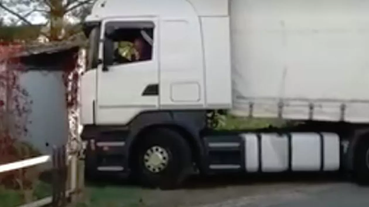 ȘOFER ROMÂN, vedetă în Germania după ce a rămas cu TIR-ul blocat: ‘Catastrofă! Catastrofă! No reţea, no GPS’ (VIDEO)