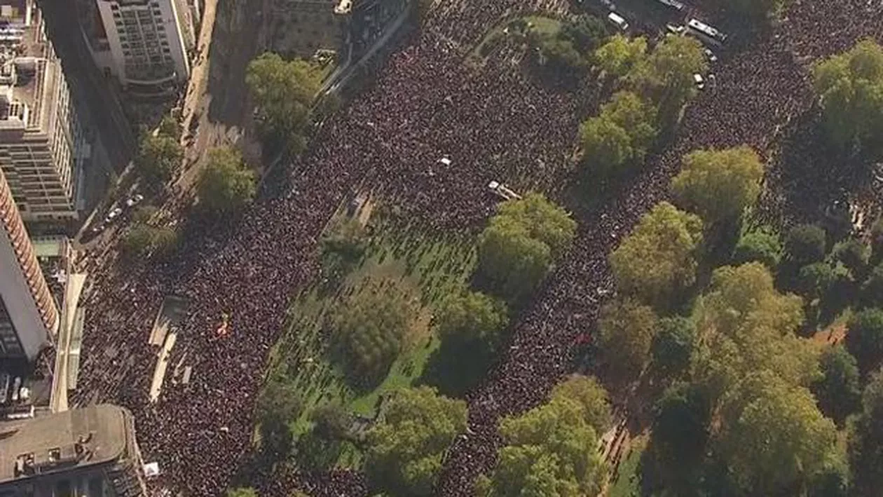 PROTEST MASIV la Londra! Peste 500.000 de britanici anti-Brexit cer un nou referendum (VIDEO)