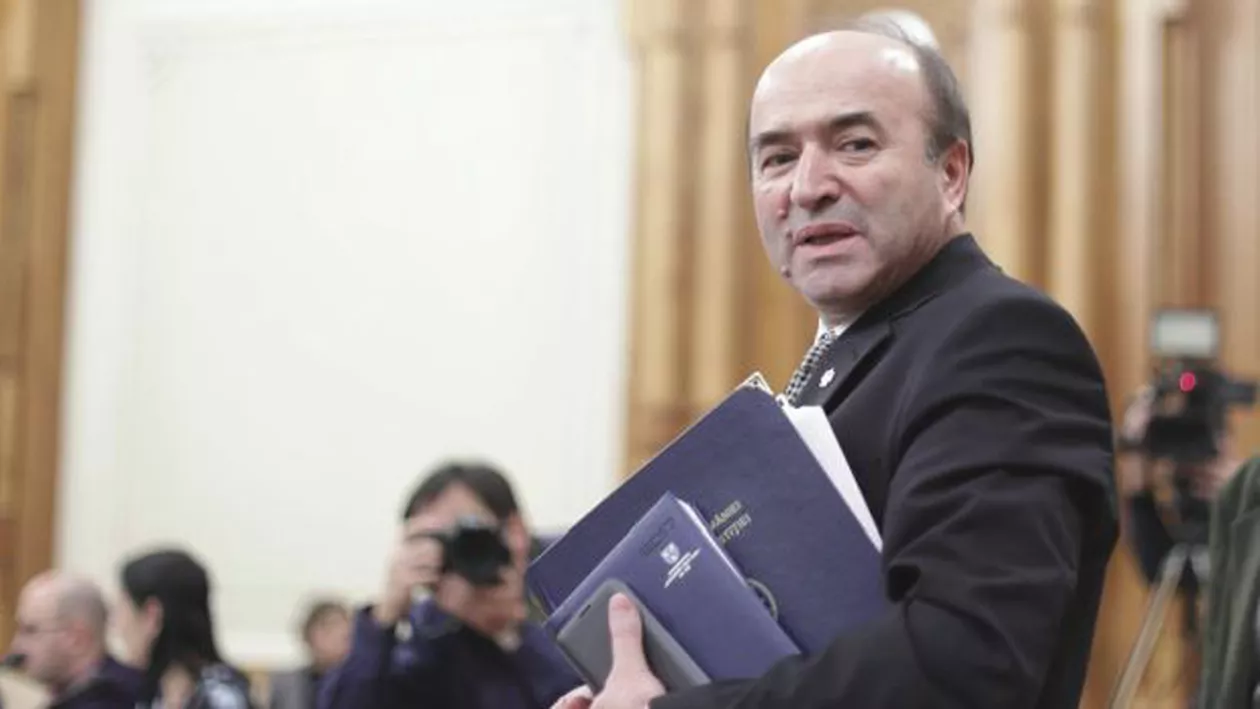 Un deputat PSD susţine solicitarea lui Iohannis de demisie a lui Toader: Un ministru al Justiției nu stă ca un copil pe Facebook, nu și-a asumat nicio responsabilitate