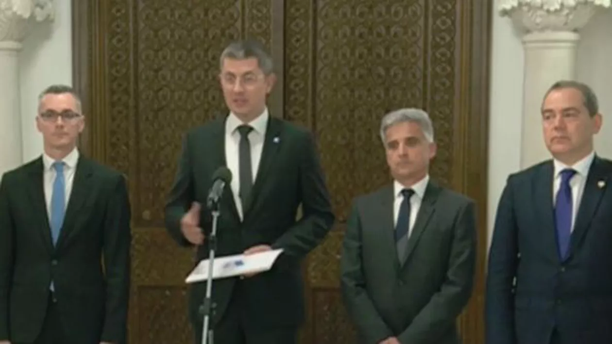 USR, solicitări pentru Iohannis la consultările de la Cotroceni: Susţinerea referendumului Fără Penali şi respingerea avansării Fantomei Albe de la protest în grad de general (VIDEO)