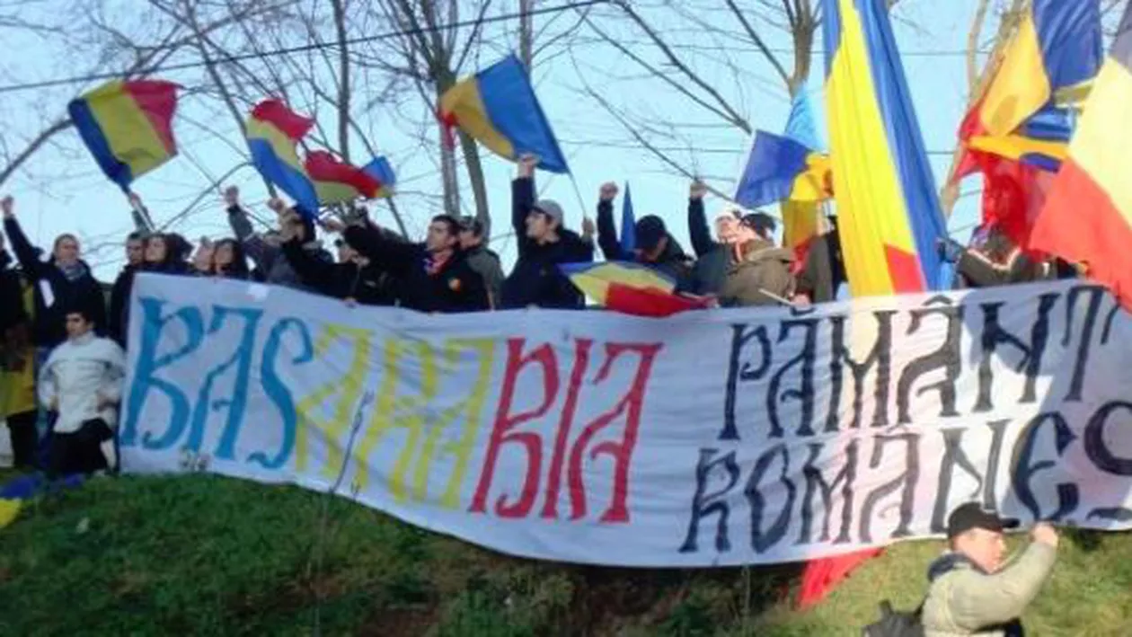 Se cere referendum pentru unirea României cu Republica Moldova: Campanie de strângere de semnături pentru revizuirea Constituţiei (VIDEO)