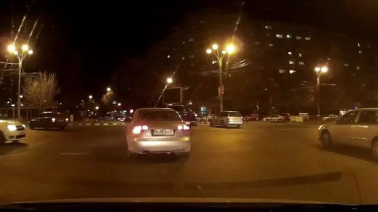 MAI întreabă pentru un prieten: Dacă piloții se descurcă cu zeci de butoane, de ce le-o fi așa de greu unor șoferi să folosească semnalizarea?
