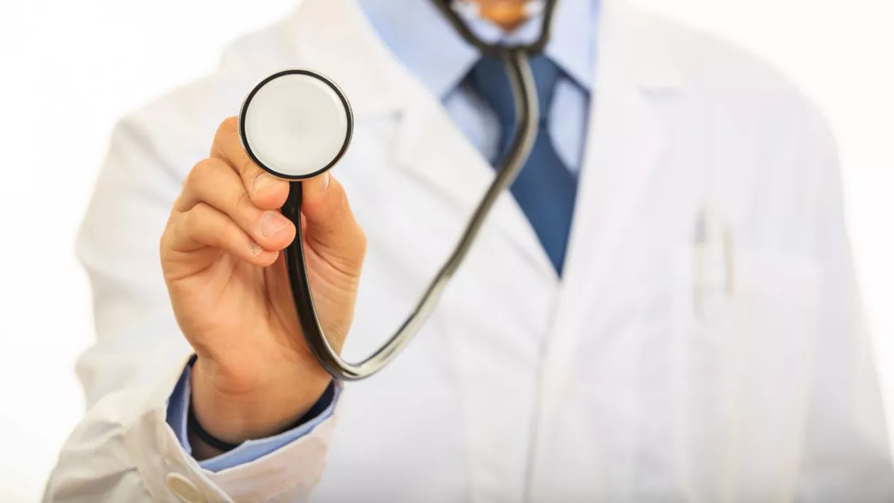 INCREDIBIL! Un angajat al ambulanței a agresat sexual o adolescentă în timp ce o transporta spre spital