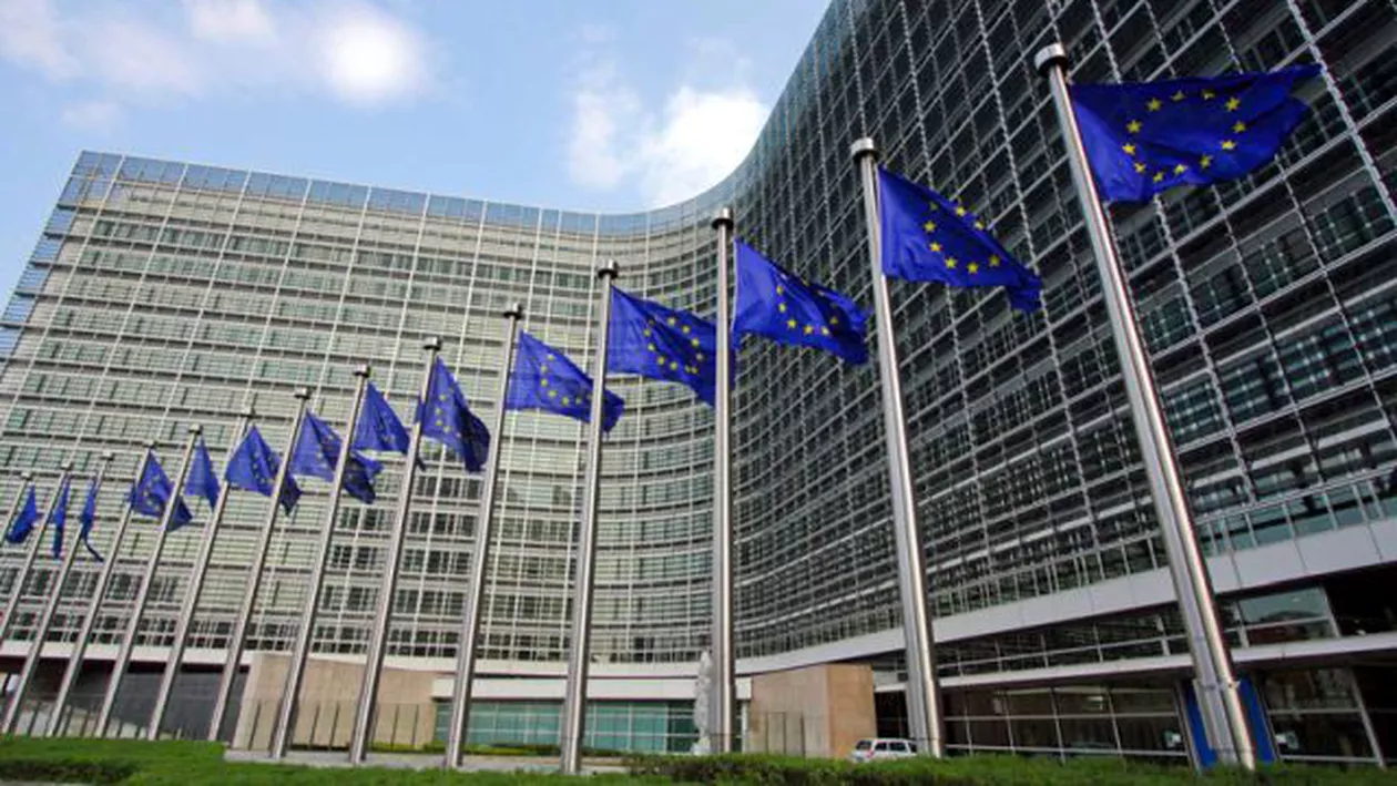 Economia României, în cădere liberă: Comisia Europeană a revizuit în scădere estimările privind avansul economiei în 2018