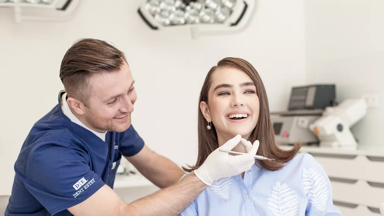 STUDIU: Implanturile dentare executate corect impactează pozitiv calitatea vieții. 7 din 10 români și-au pierdut cel puțin un dinte de-a lungul vieții