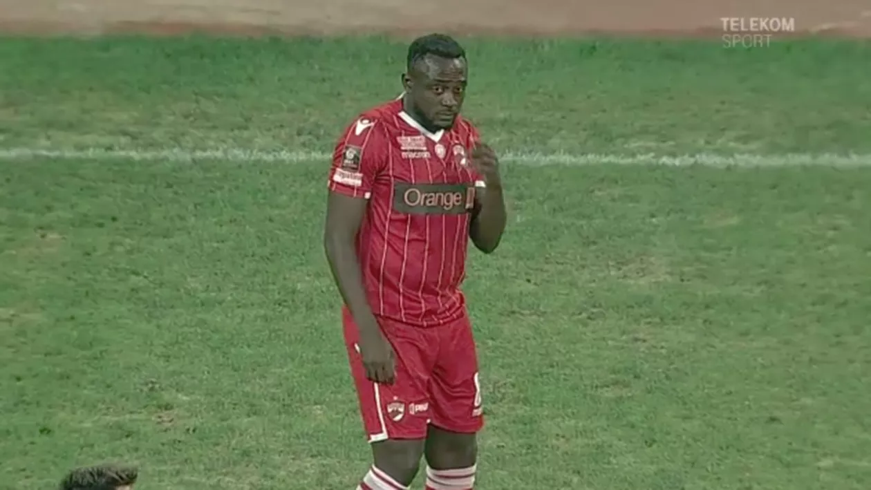 Noua achiziţie a 'câinilor roşii', IRONIZATĂ de Cornel Dinu şi Basarab Panduru: 'Arată bine, dacă pui o haină îl duci la Botezatu' / 'Mai au puţin şi PLEZNESC CHILOŢII pe el'