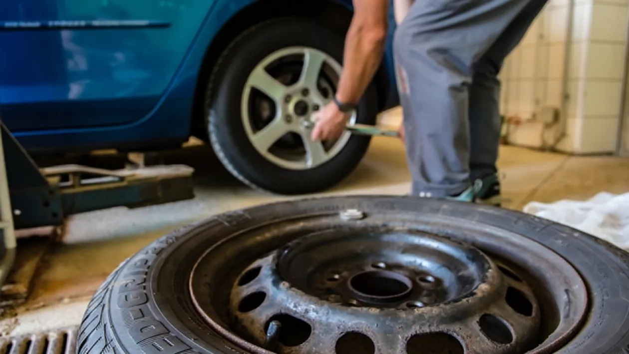 Schimbare totală în codul rutier: Ce se întâmplă cu cauciucurile de iarnă începând din această lună