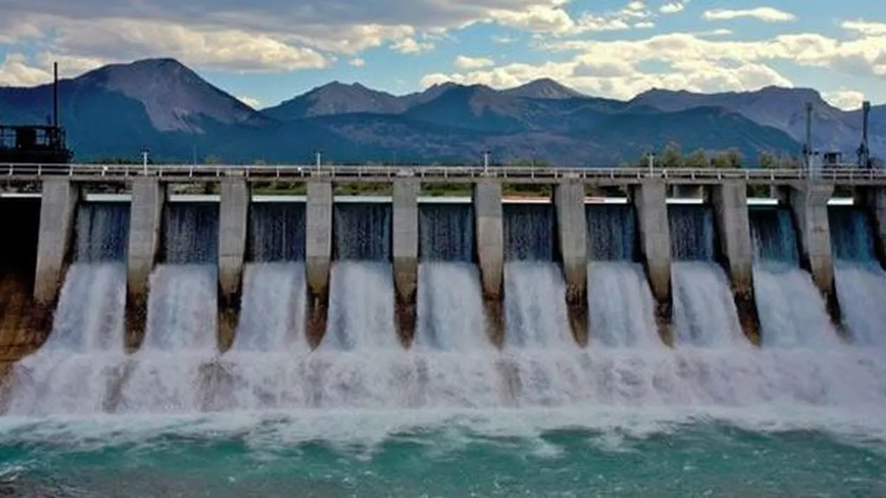 Şeful Hidroelectrica aruncă BOMBA:  'Băieţii deştepţi' din energie nu au dispărut, ci PÂNDESC la COTITURĂ!