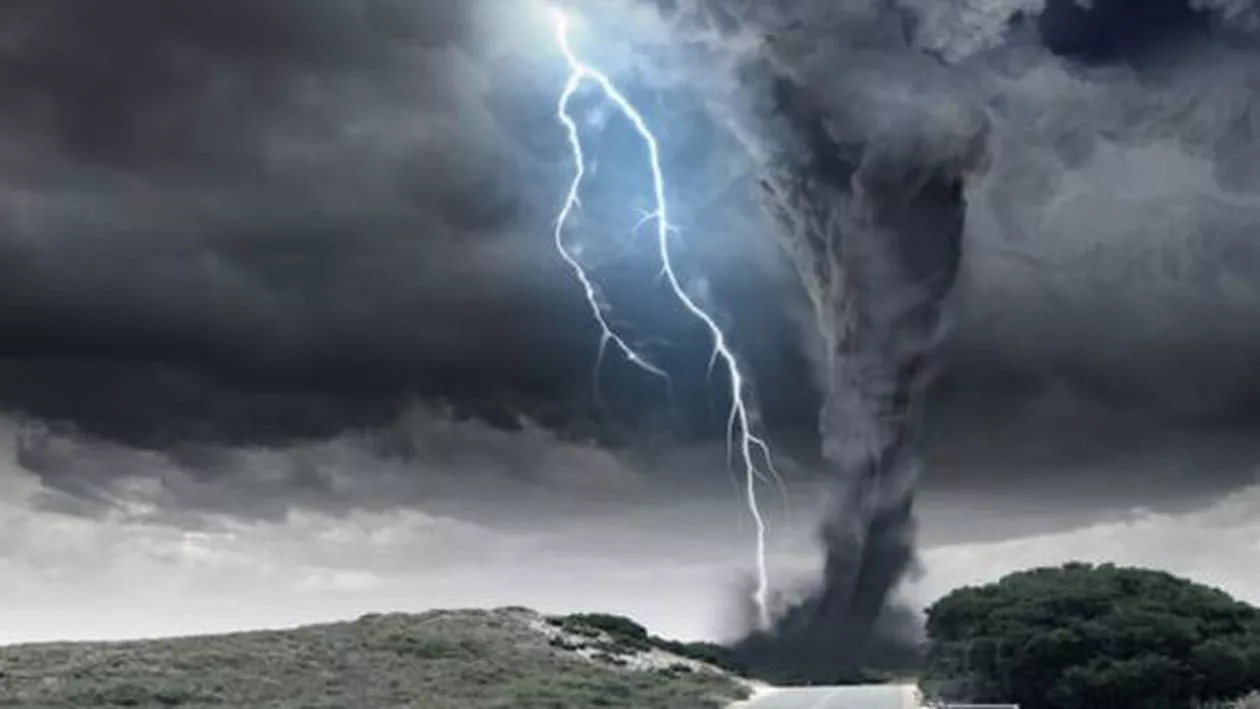 Un val de 10 metri a făcut prăpăd în Tenerife, după ce a izbit în plin mai multe clădiri. Imaginile înspăimântătoare (VIDEO)