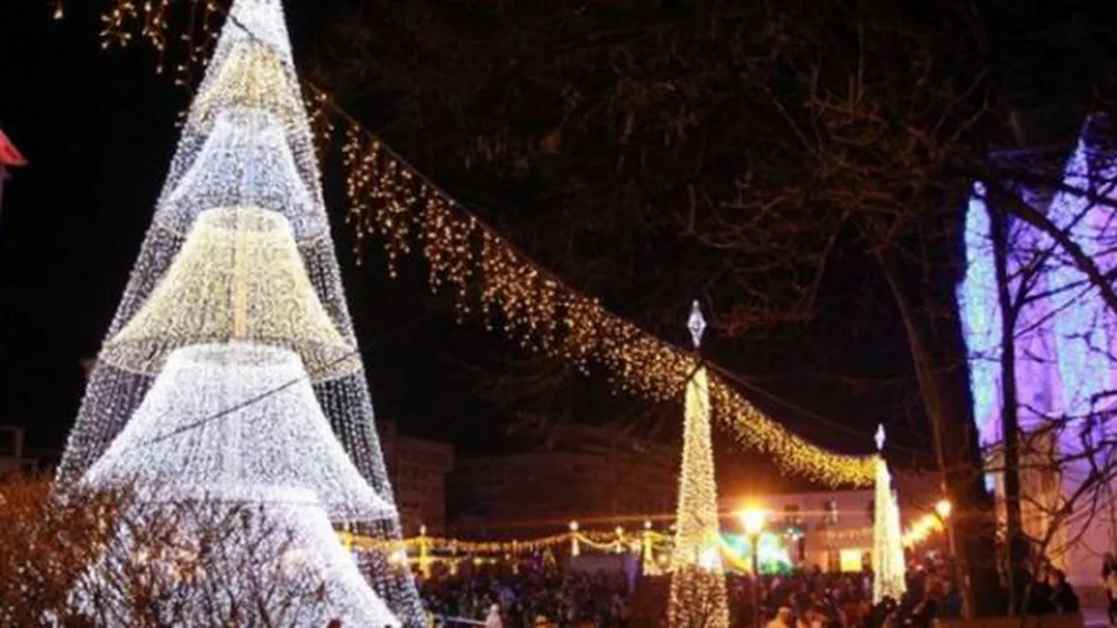 Bradul de 100 DE MII DE EURO de la Târgu Jiu, în depozitul primăriei: 'Nu mai avem timpul necesar să-l montăm. Va sta în depozit anul acesta'