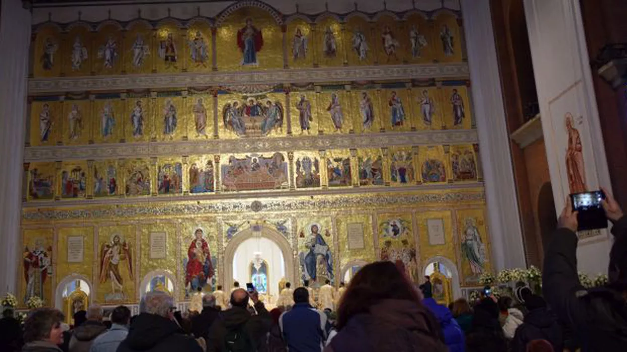 Catedrala Mântuirii Neamului: Până când se pot închina pelerinii în Sfântul Altar