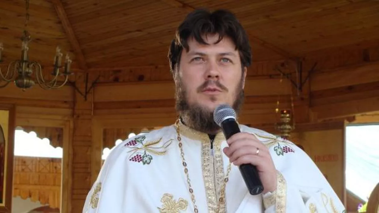 Preotul Tănăsescu, despre limuzinele afişate de capii BOR la sfinţirea Catedralei: ''Ştiu, sunteţi invidioşi că nu apucaţi şi voi o tură cu ele'' (FOTO)