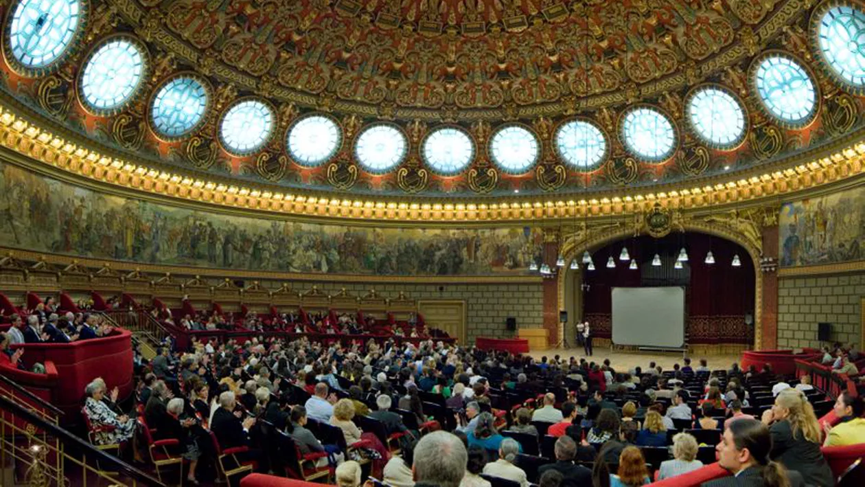 „Regele”, în vizită la REGINĂ! Apariție de senzație la premiera documentarului „Maria - inima României”