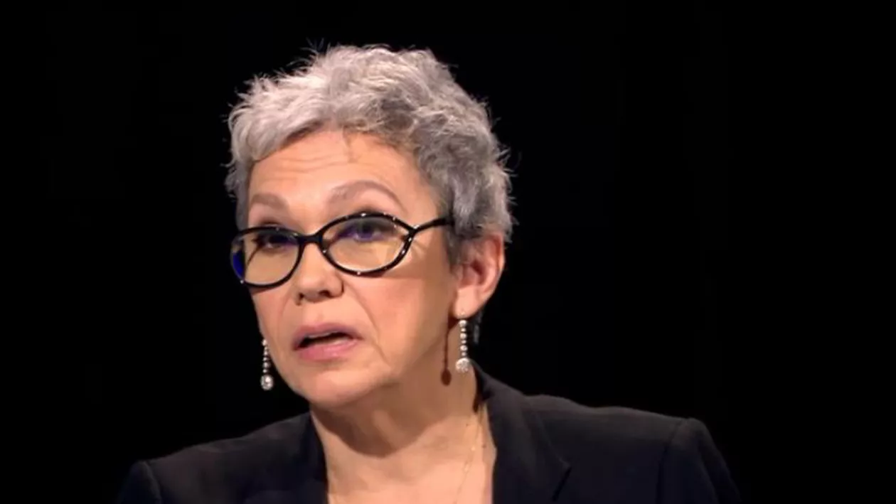 A plecat cineva din România de drag? Oana Pellea: Anul acesta, pentru prima dată în viaţa mea, mi-am pus problema că poate ar trebui să plec şi eu din ţară