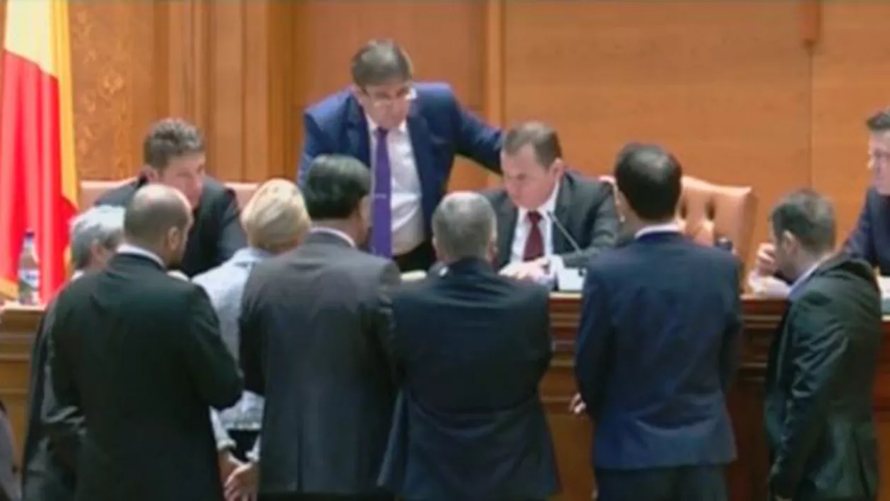 Circ în Parlament: Liberalii cer revocarea lui Dragnea de la conducerea Camerei Deputaților. Iordache refuză să supună votului propunerea (VIDEO)