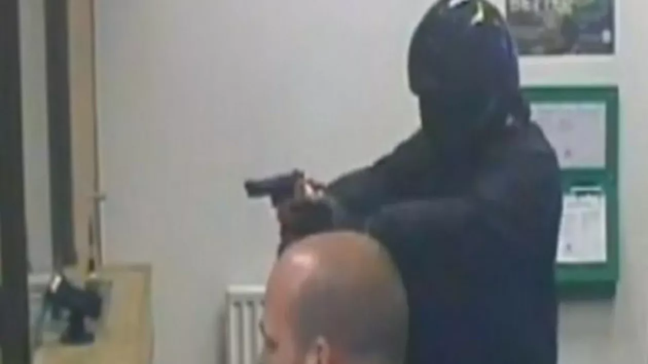 TRAGEDIE! Tentativă de JAF la două BANCĂ: Cel puțin 13 MORȚI (VIDEO)