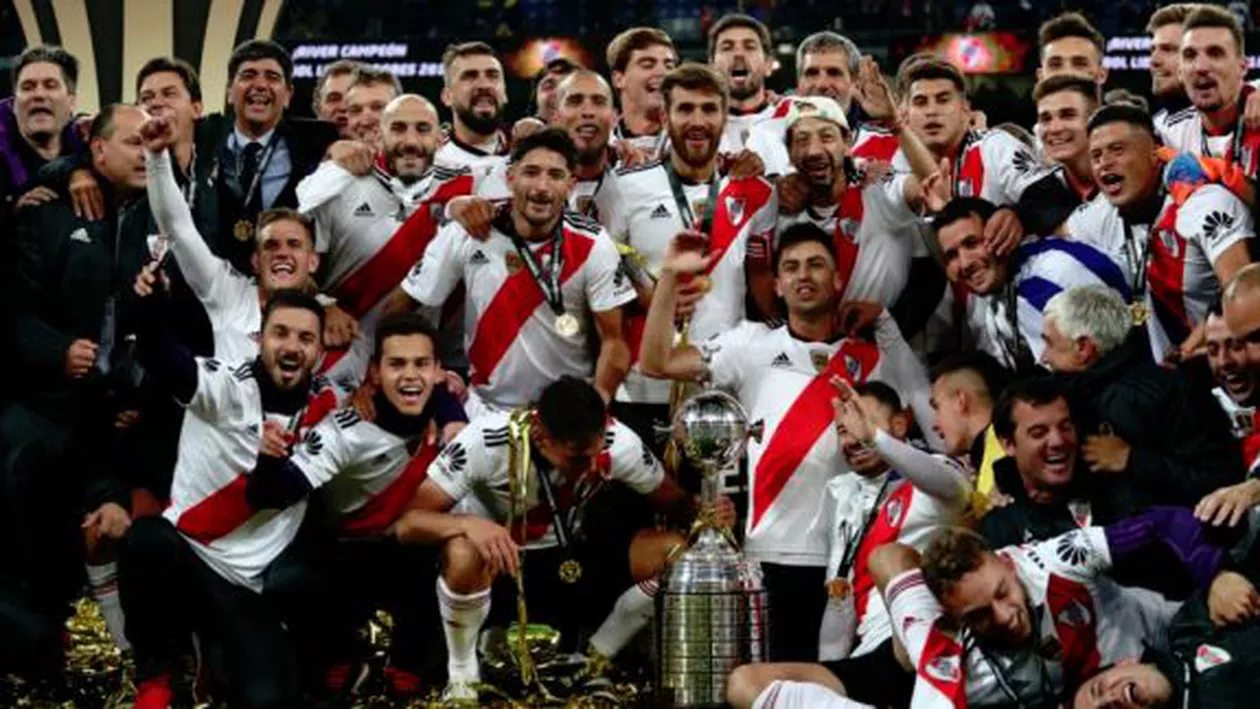 Meci nebun în finala Copei Libertadores: River Plate s-a impus în prelungiri în faţa marei rivale Boca Juniors