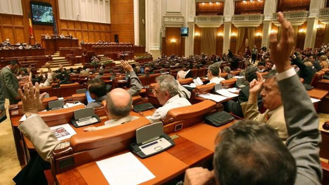 Parlamentul a votat noua Lege a pensiilor