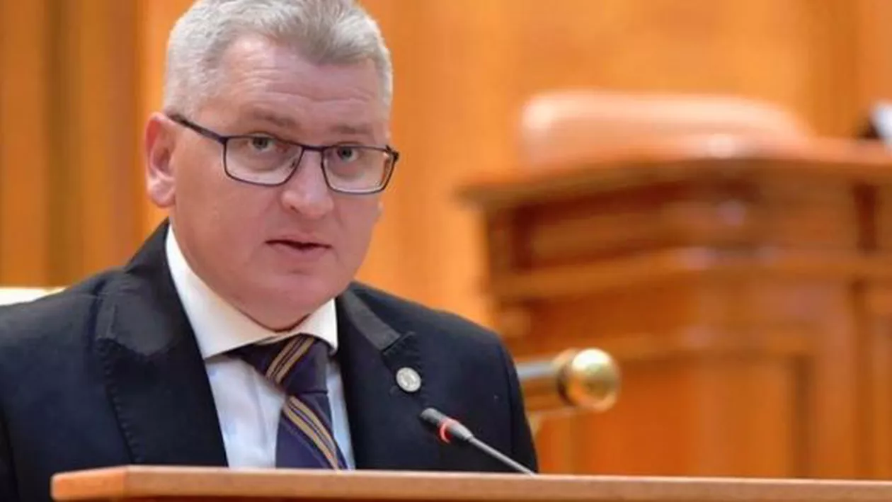 Roman (PNL): Am scăpat de Ceaușescu, de Dracu', și am dat de ta-su - Liviu Dragnea! Doamna Dăncilă, sunteți mânjită cu sângele românilor!