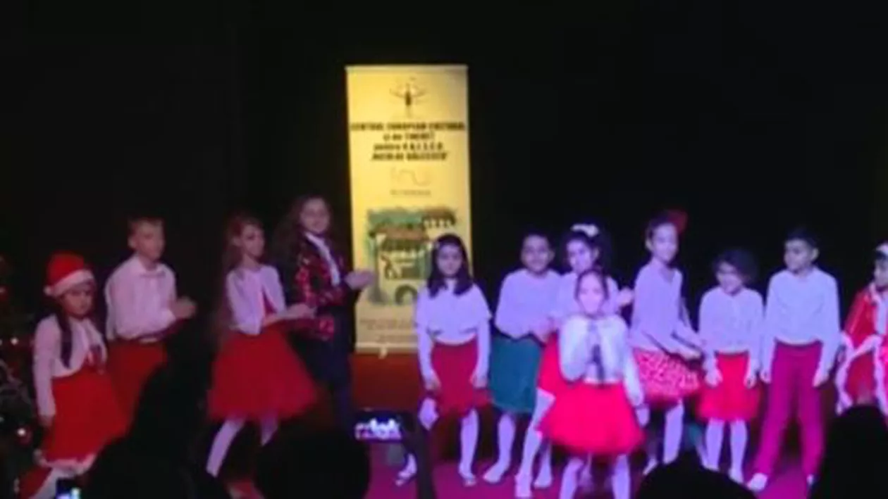 În așteptarea lui Moș Crăciun - Spectacol pentru prichindei la Centrul European Cultural și de Tineret pentru U.N.E.S.C.O. 'Nicolae Bălcescu' (VIDEO)