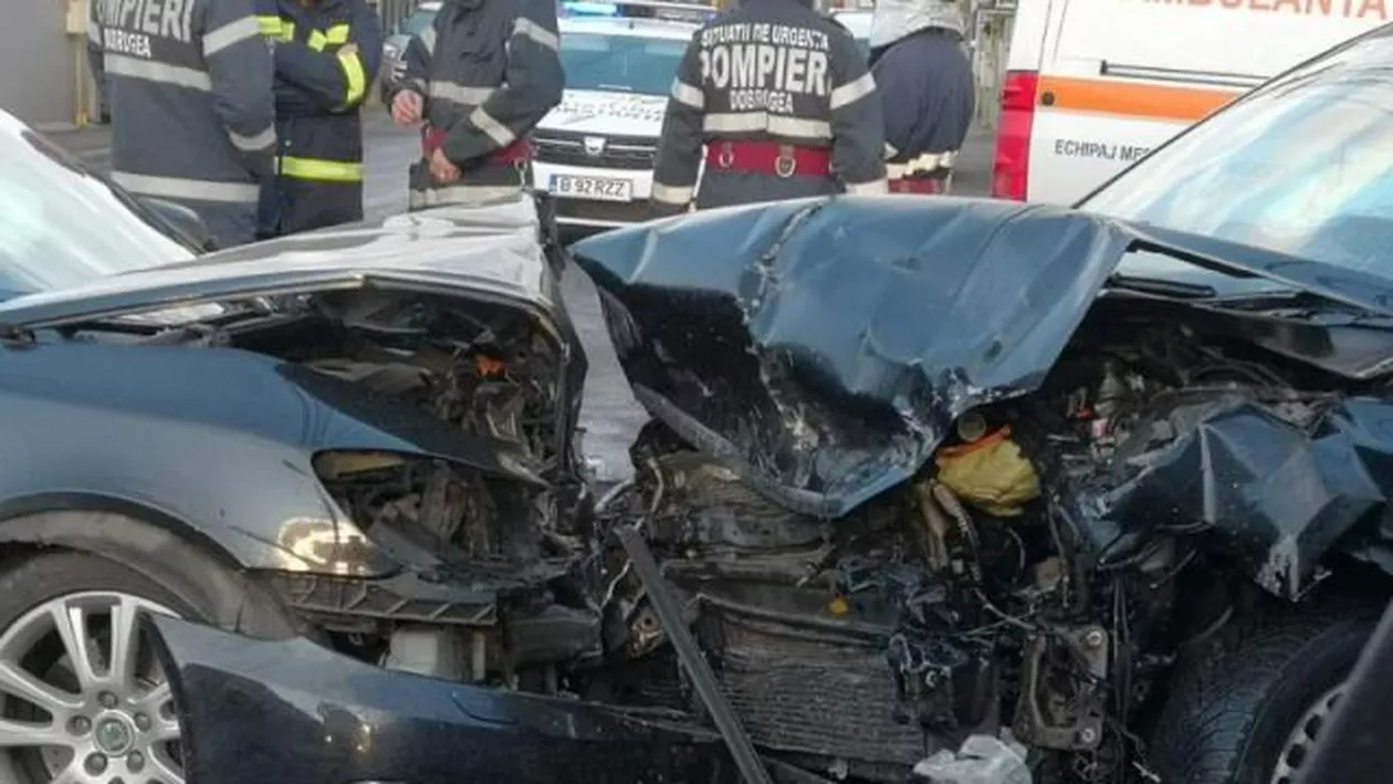 Scene greu de înțeles la Constanța: Și-a făcut praf mașina într-un accident, apoi a coborât din autoturism... GOL PUȘCĂ (VIDEO)