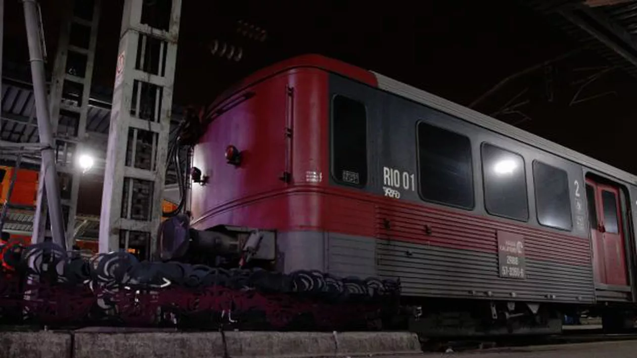 Incident grav în Gara de Nord: Un tren privat nu a oprit la timp şi aproape a intrat pe peronul central (VIDEO)
