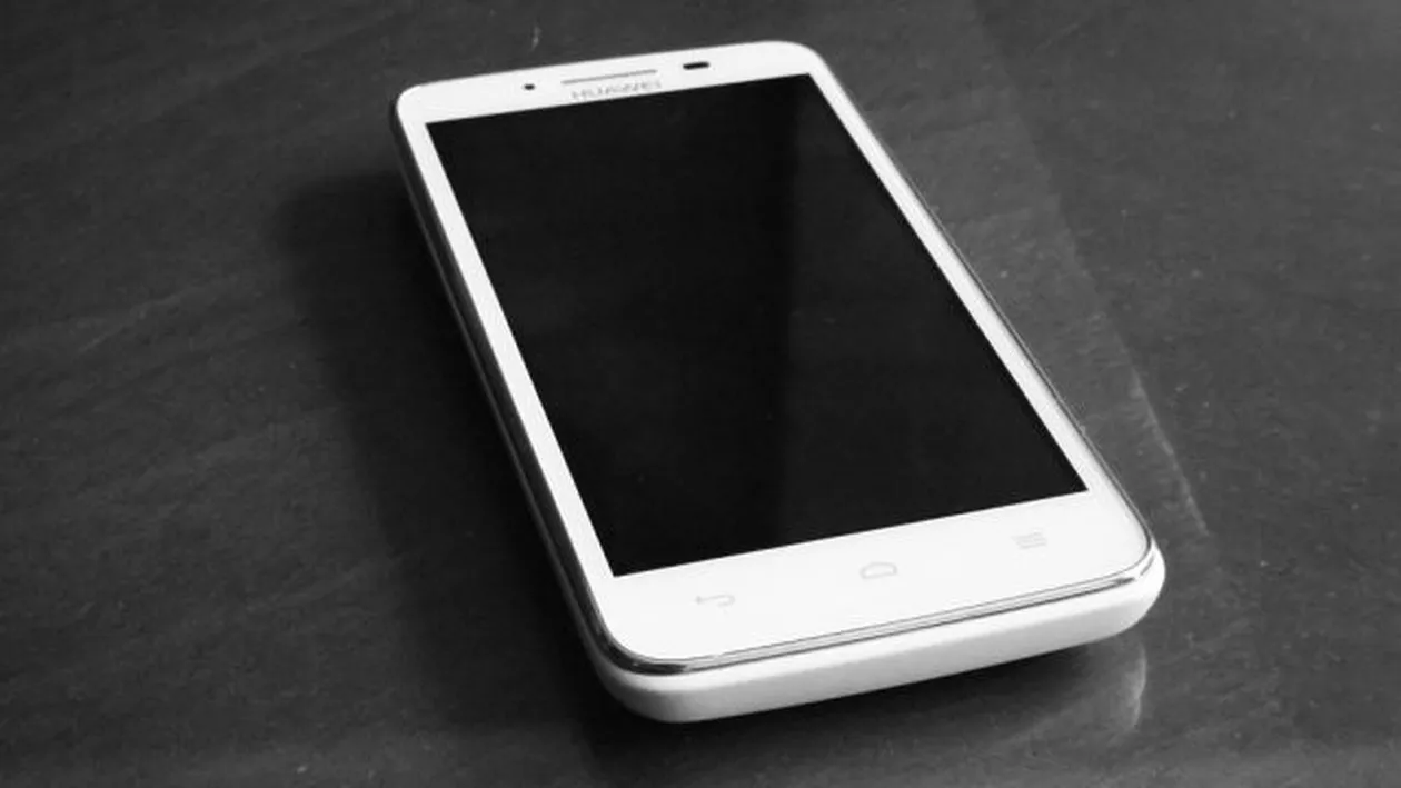 Premieră NEGATIVĂ pentru Apple: Estimările de vânzări au fost REVIZUITE în MINUS. Compania a PIERDUT 55 de miliarde de dolari