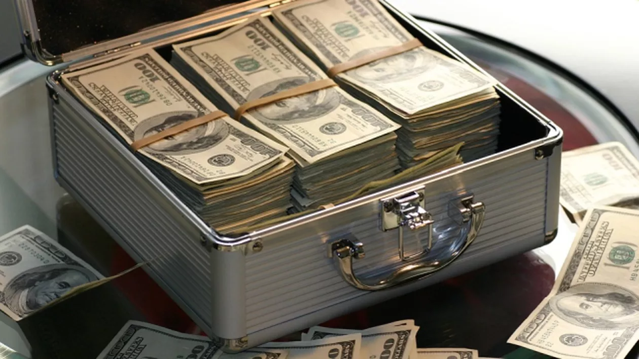 Sumele FABULOASE pe care le-au CÂŞTIGAT cel mai bine PLĂTIŢI scriitori din lume!